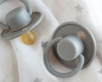 Chupete Retro Gris para bebé tetina redonda