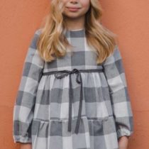 Vestido niña estampado a cuadros grises de José Varón
