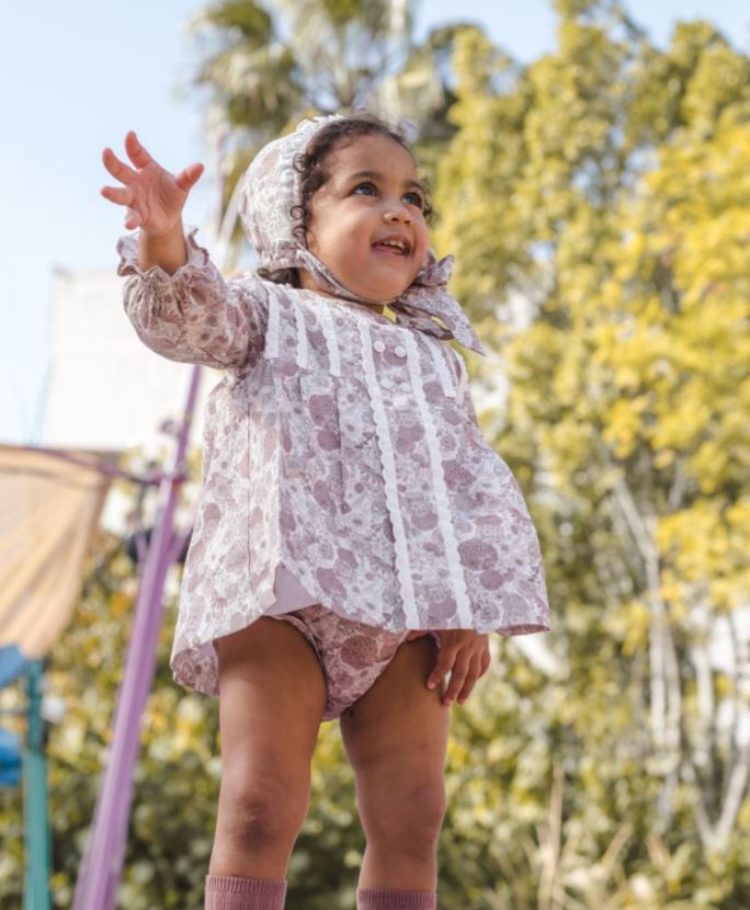Vestido-jesusito de tres piezas para bebé niña Colección Flores José Varón otoño 22